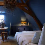 Le Nid Fleuri - Les Demeures D'adrien Appartement *