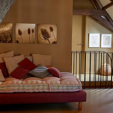 Le Nid Fleuri - Les Demeures D'adrien Appartement *